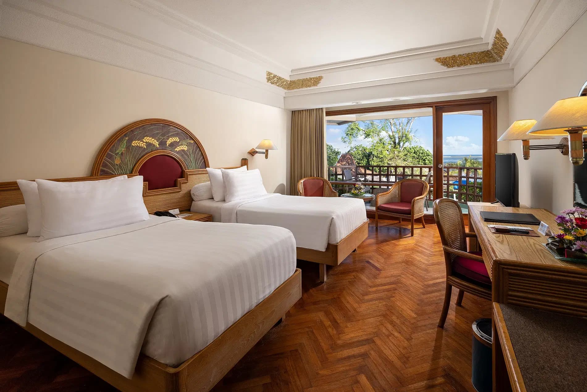 Prama-Deluxe Seaview Twin-1