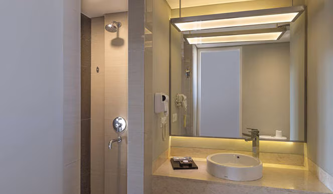 Wyndham-Executive Twin Balcony-3