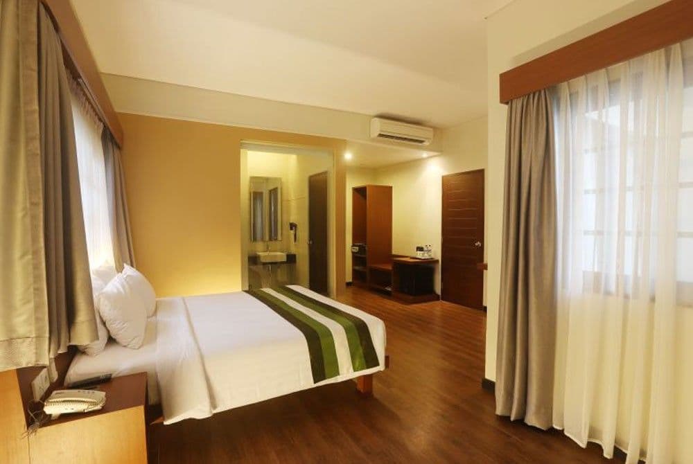 grandwhiz-Deluxe Room-1