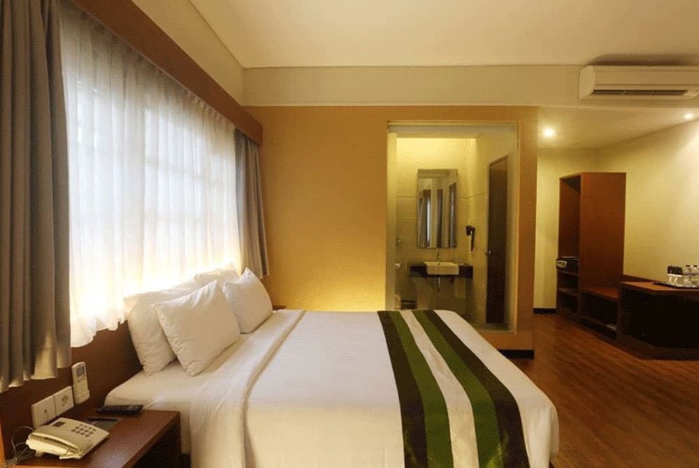 grandwhiz-Deluxe Room-2